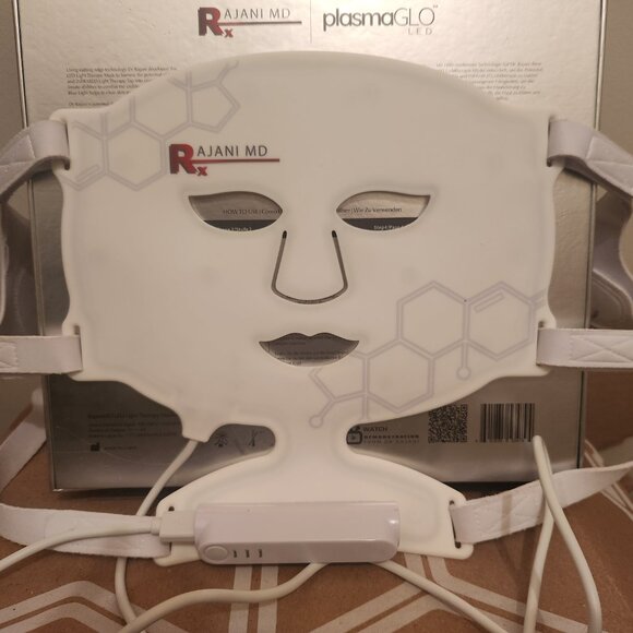 RajaniMD PlasmaGLO LED Mask - Picture 4 of 10